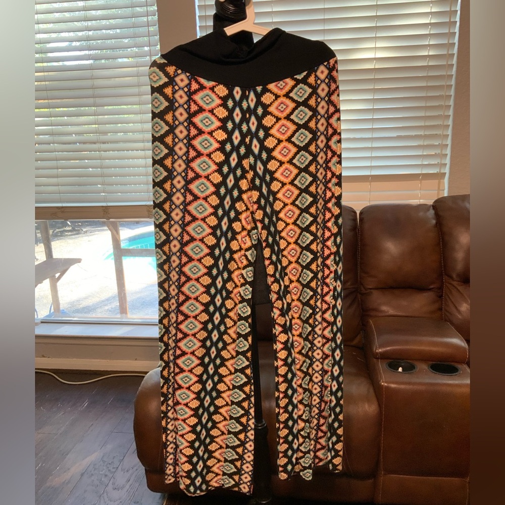 Vanity Black and Peach Patterned Garment